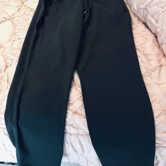 LuLuLemon - Picture 2 of 2